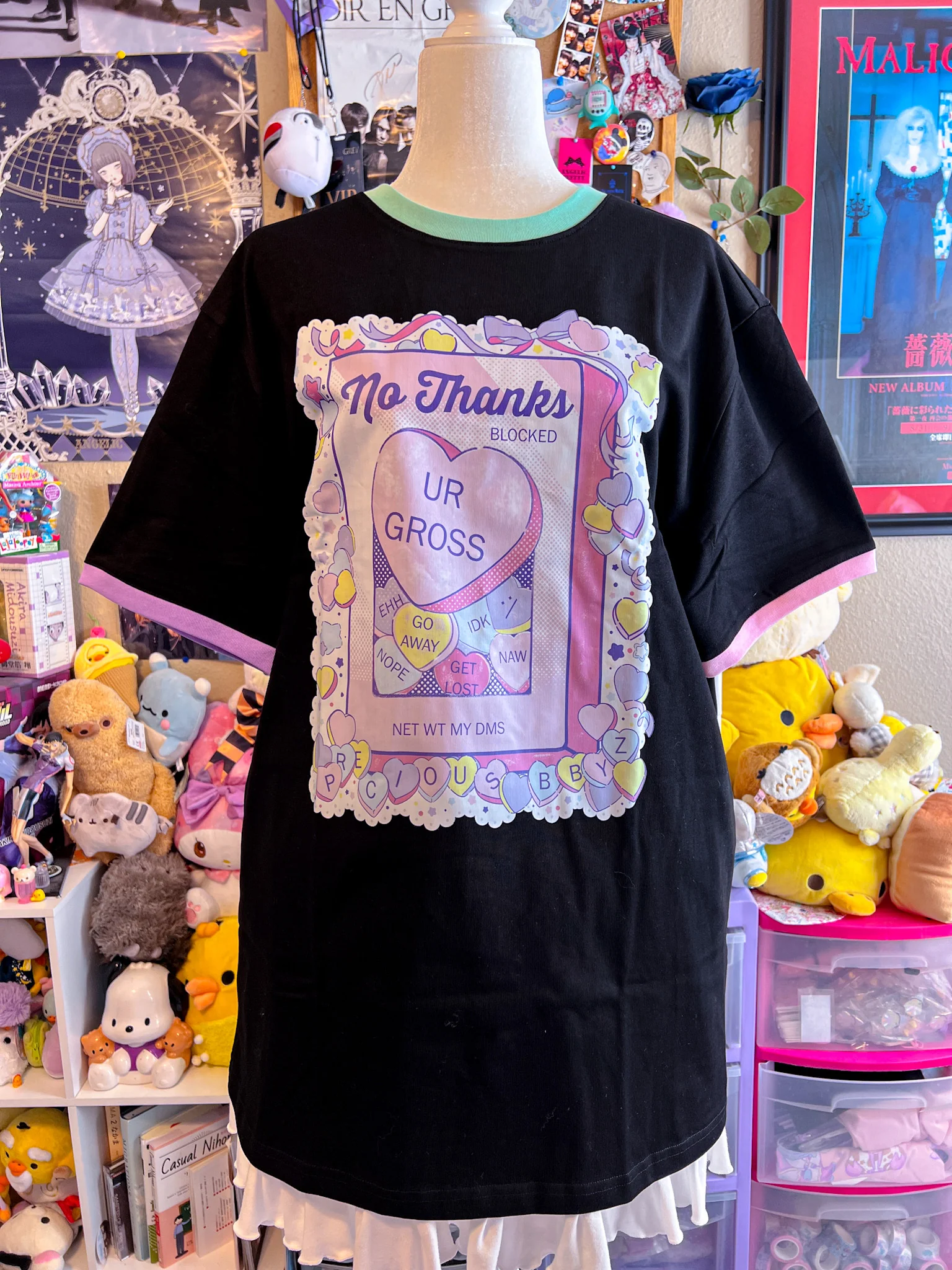 No Thanks Conversation Hearts Contrast T-Shirt - Image 7